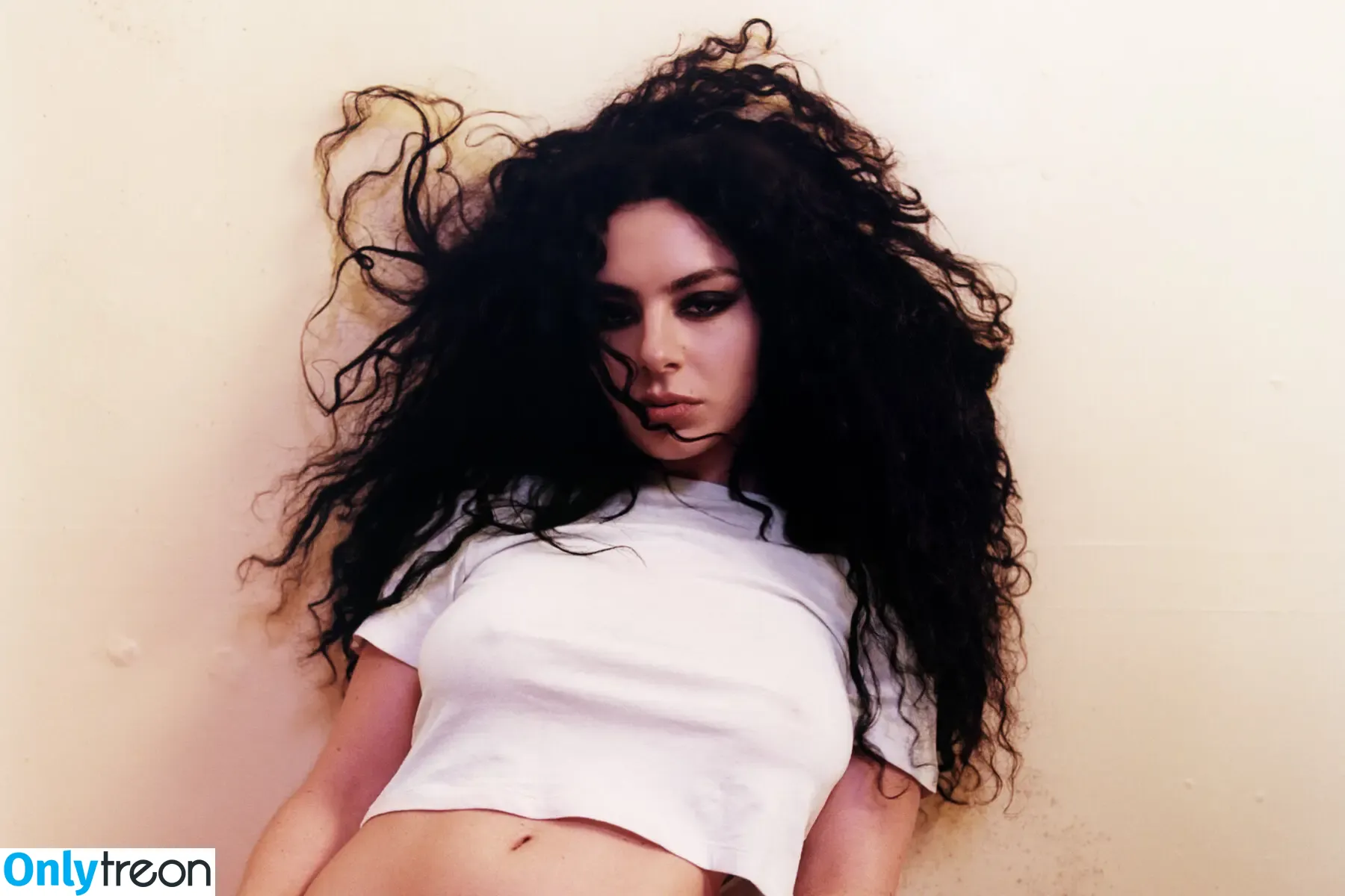 Charli XCX nude photo #3098 (charli_xcx / charlignarly)
