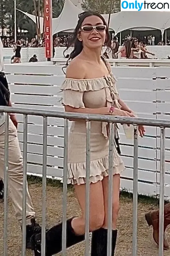 Charli XCX nude photo #3114 (charli_xcx / charlignarly)