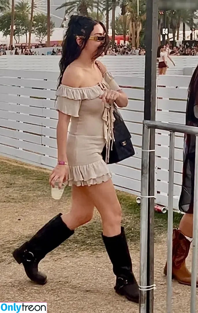 Charli XCX nude photo #3117 (charli_xcx / charlignarly)