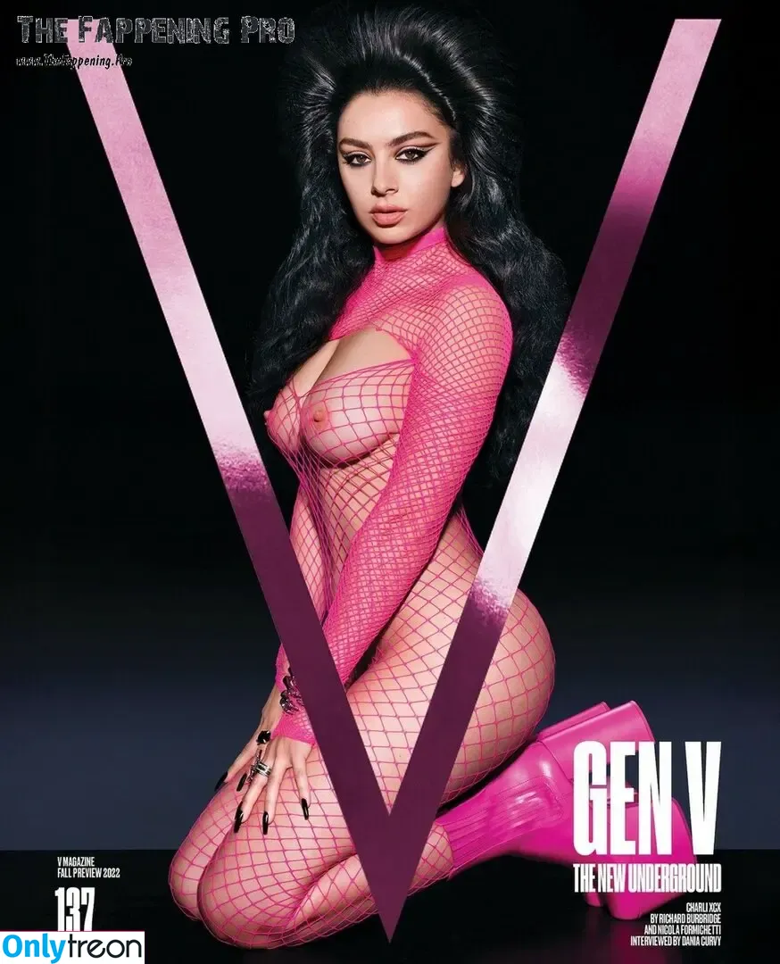 Charli XCX nude photo #3118 (charli_xcx / charlignarly)