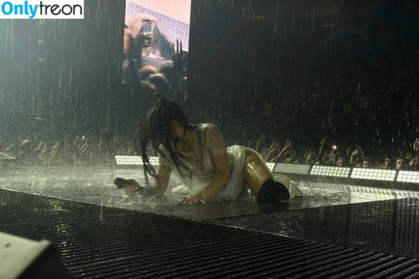 Charli XCX nude photo #3151 (charli_xcx / charlignarly)