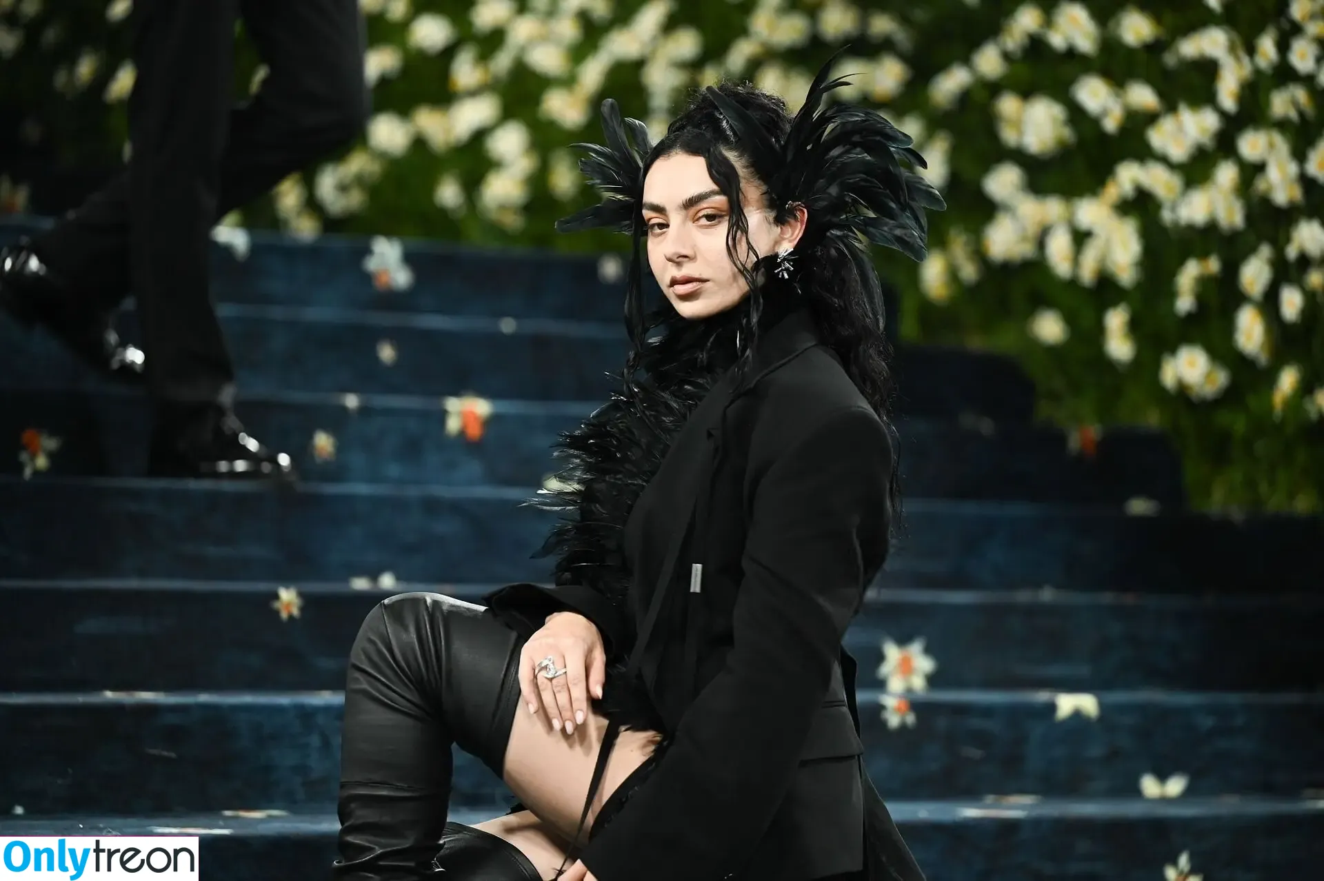 Charli XCX nude photo #3169 (charli_xcx / charlignarly)
