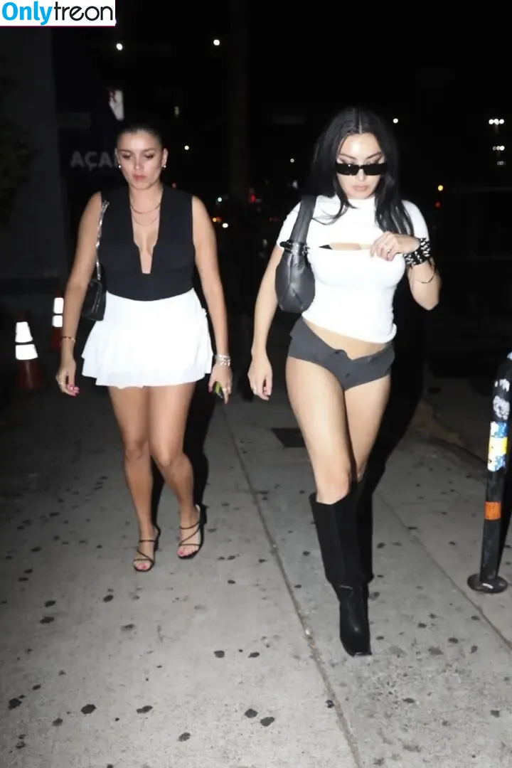 Charli XCX голая photo #3228 (charli_xcx / charlignarly)