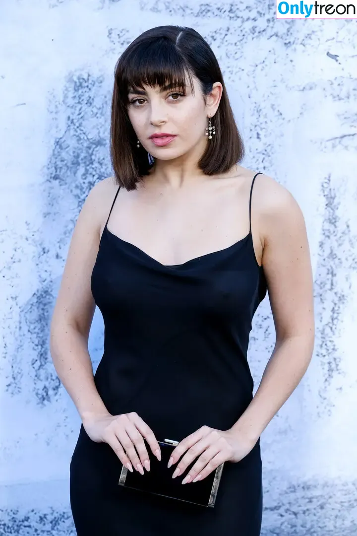 Charli XCX голая photo #3237 (charli_xcx / charlignarly)