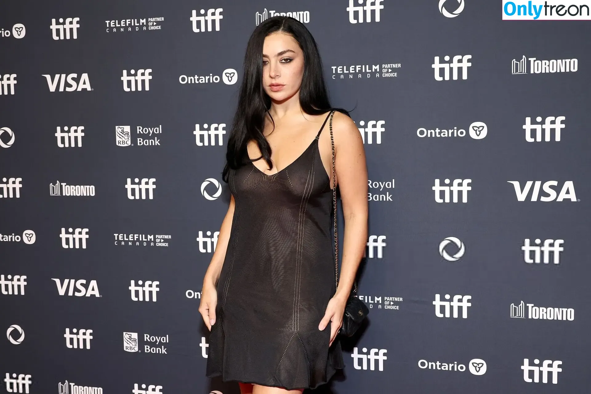 Charli XCX nude photo #3545 (charli_xcx / charlignarly)