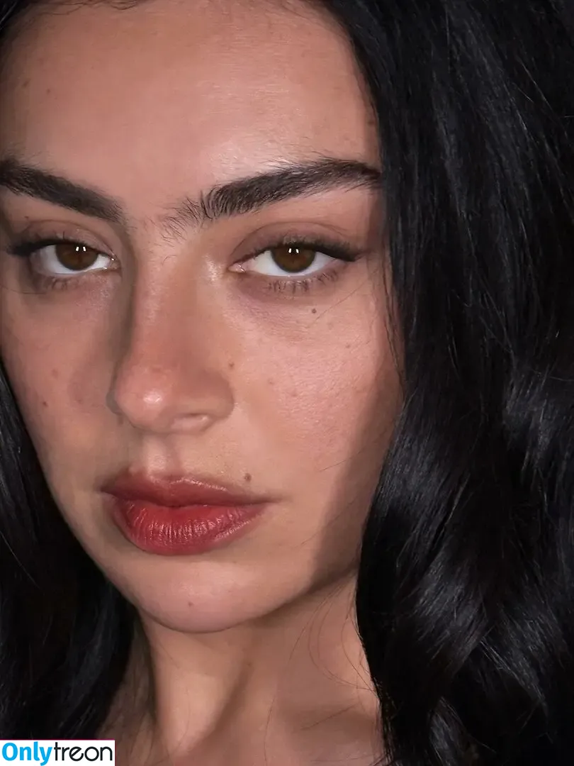 Charli XCX nude photo #3557 (charli_xcx / charlignarly)