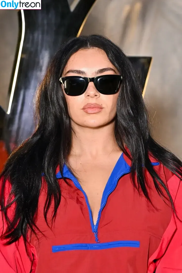 Charli XCX nude photo #3592 (charli_xcx / charlignarly)