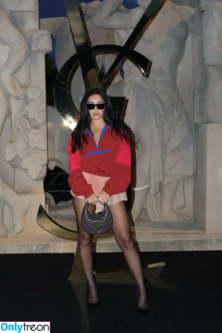 Charli XCX голая photo #3625 (charli_xcx / charlignarly)