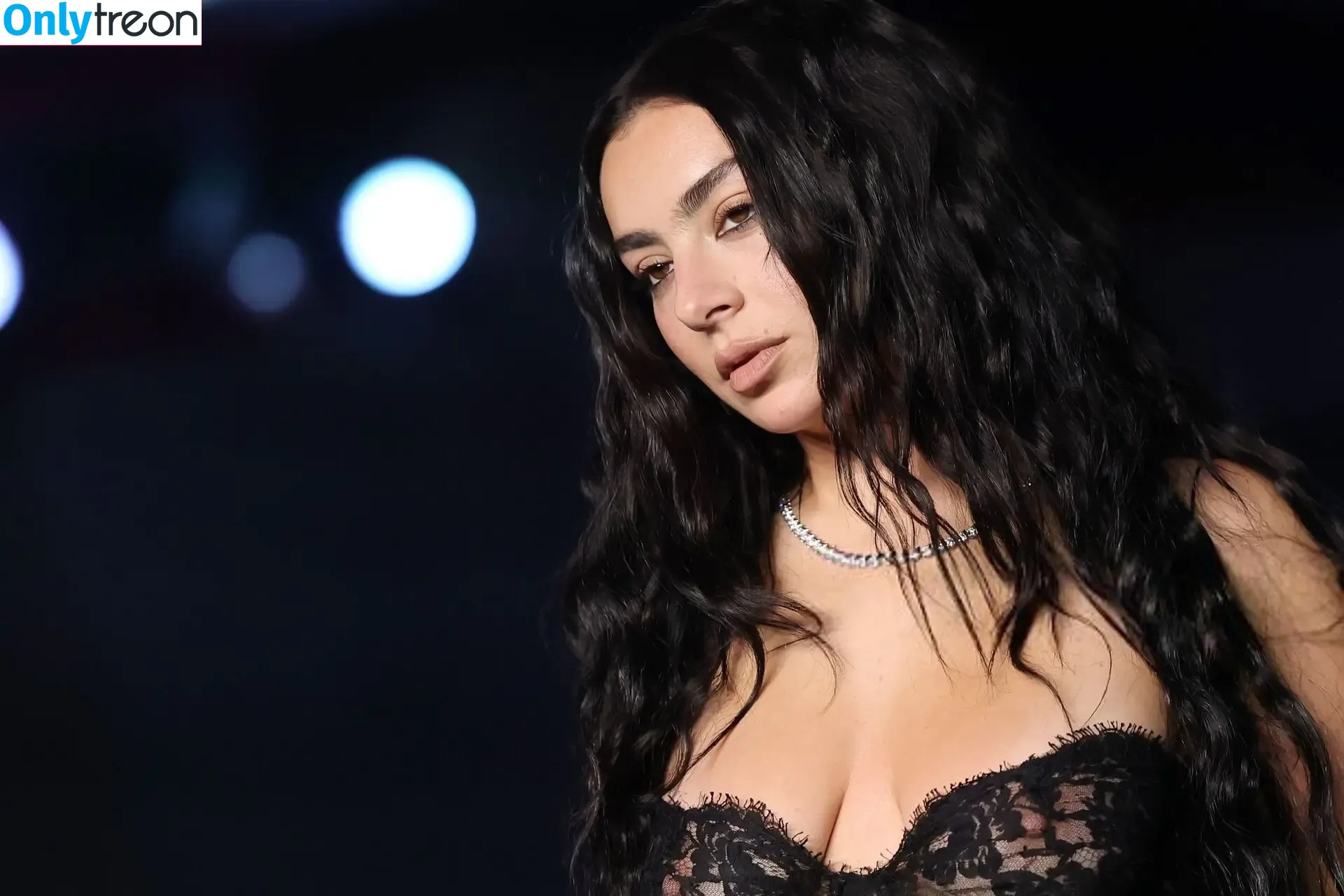 Charli XCX голая photo #3679 (charli_xcx / charlignarly)