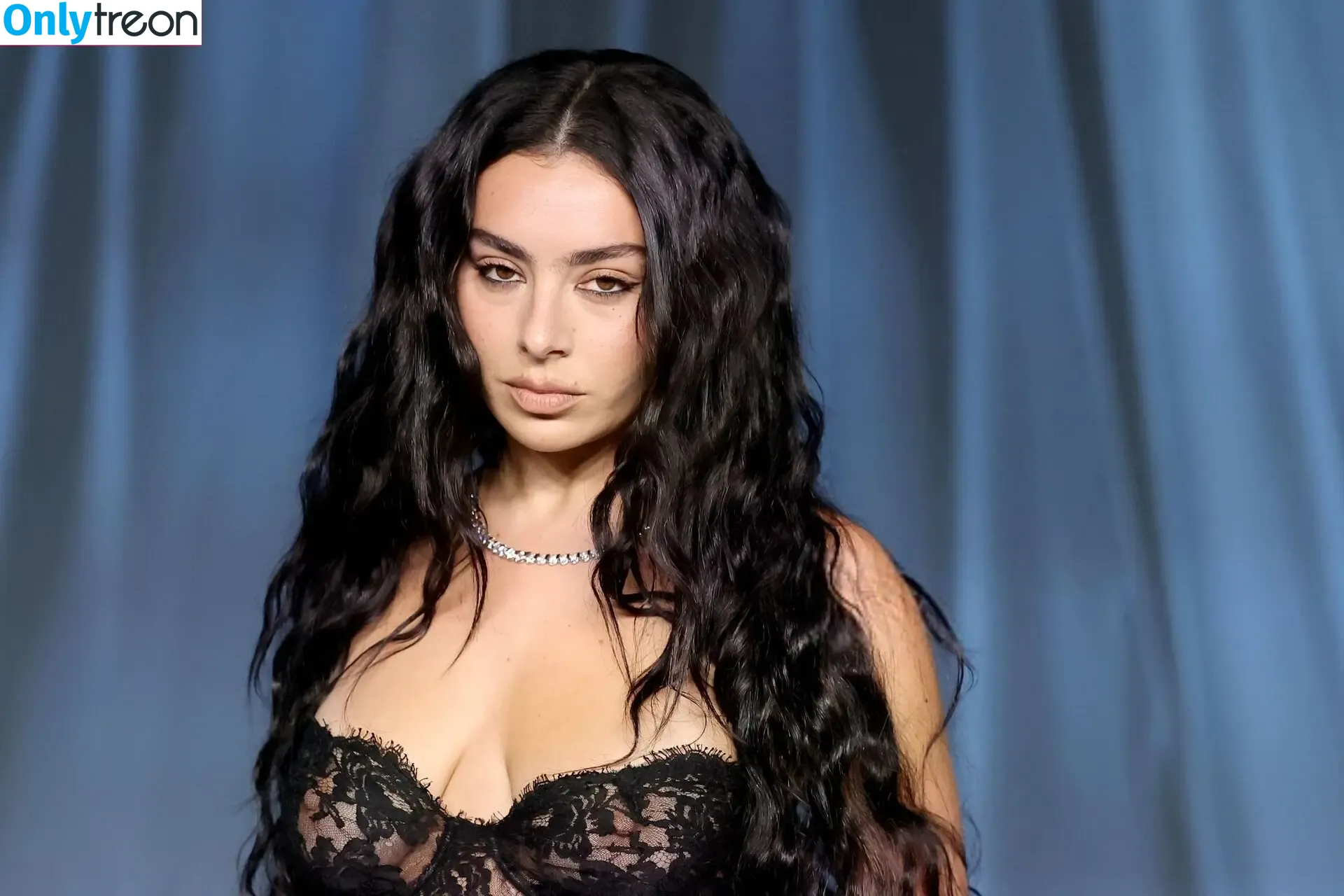 Charli XCX голая photo #3688 (charli_xcx / charlignarly)
