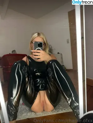 Charlie.ofxx nude photo #0015