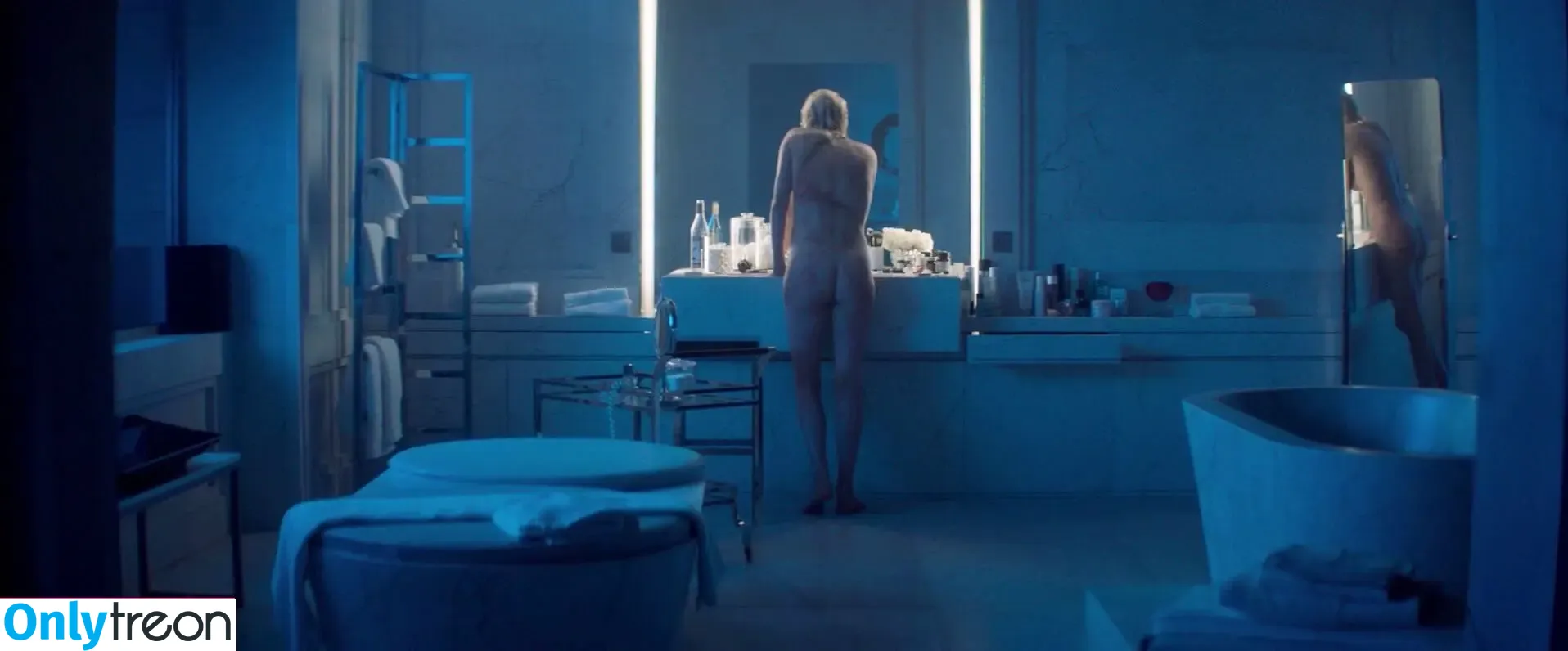 Charlize Theron nude photo #0987 (CharlizeAfrica)