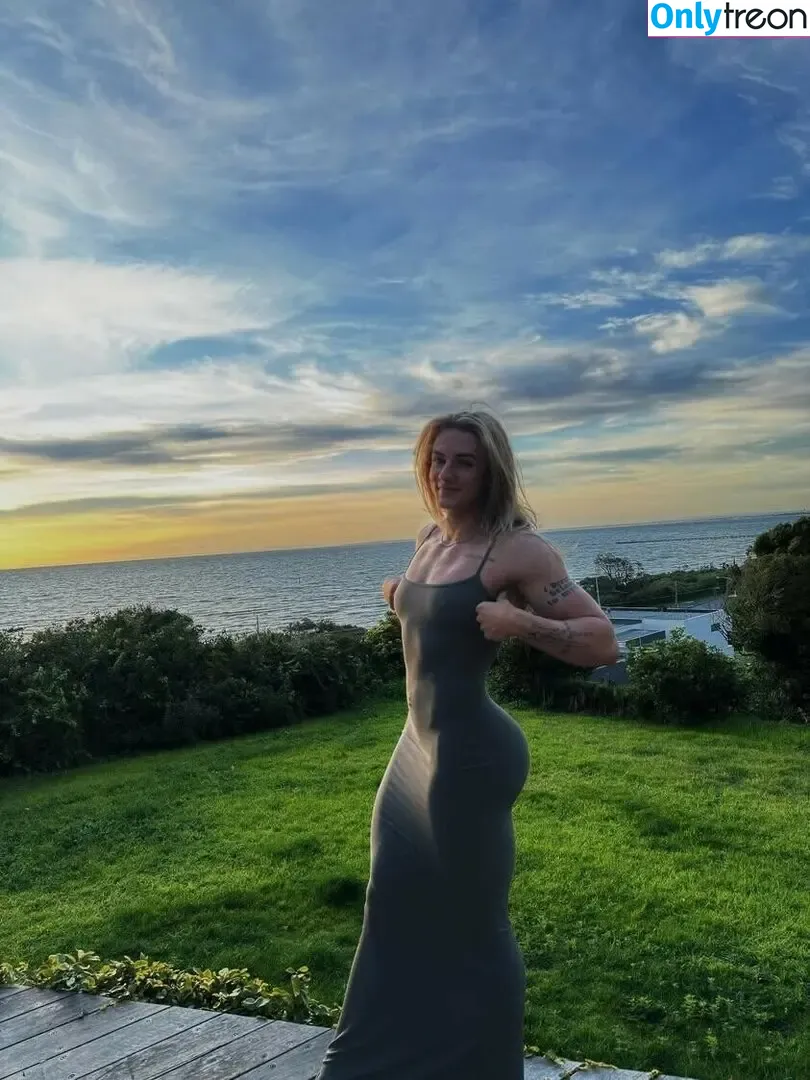 Charlotte Chant nude photo #0121 (char.chant)