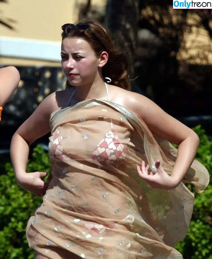 Charlotte Church nude photo #0131 (therealcharlottechurch)