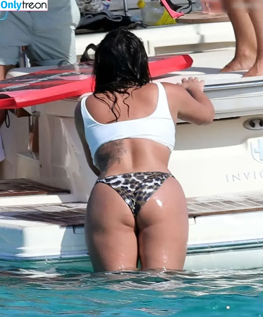Charlotte Crosby голая photo #0068 (charlottegshore)
