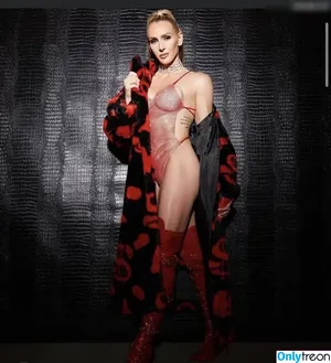 Charlotte Flair / WWE / charlottewwe фото голая #0579