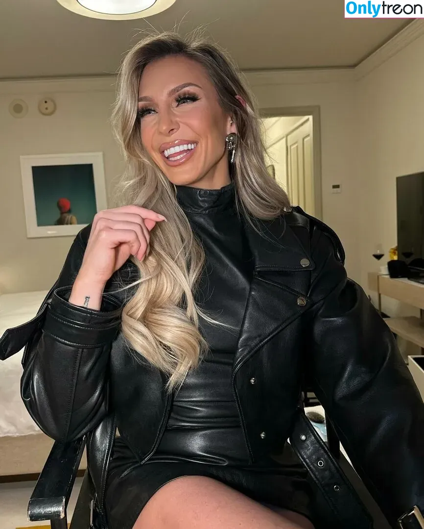 Charlotte Flair голая photo #0437 (WWE / charlottewwe)