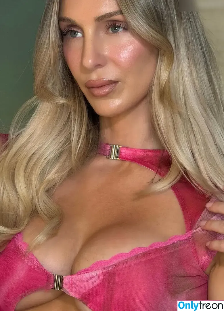 Charlotte Flair голая photo #0724 (WWE / charlottewwe)