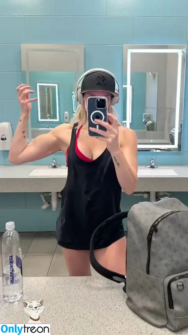 Charlotte Flair голая photo #0762 (WWE / charlottewwe)