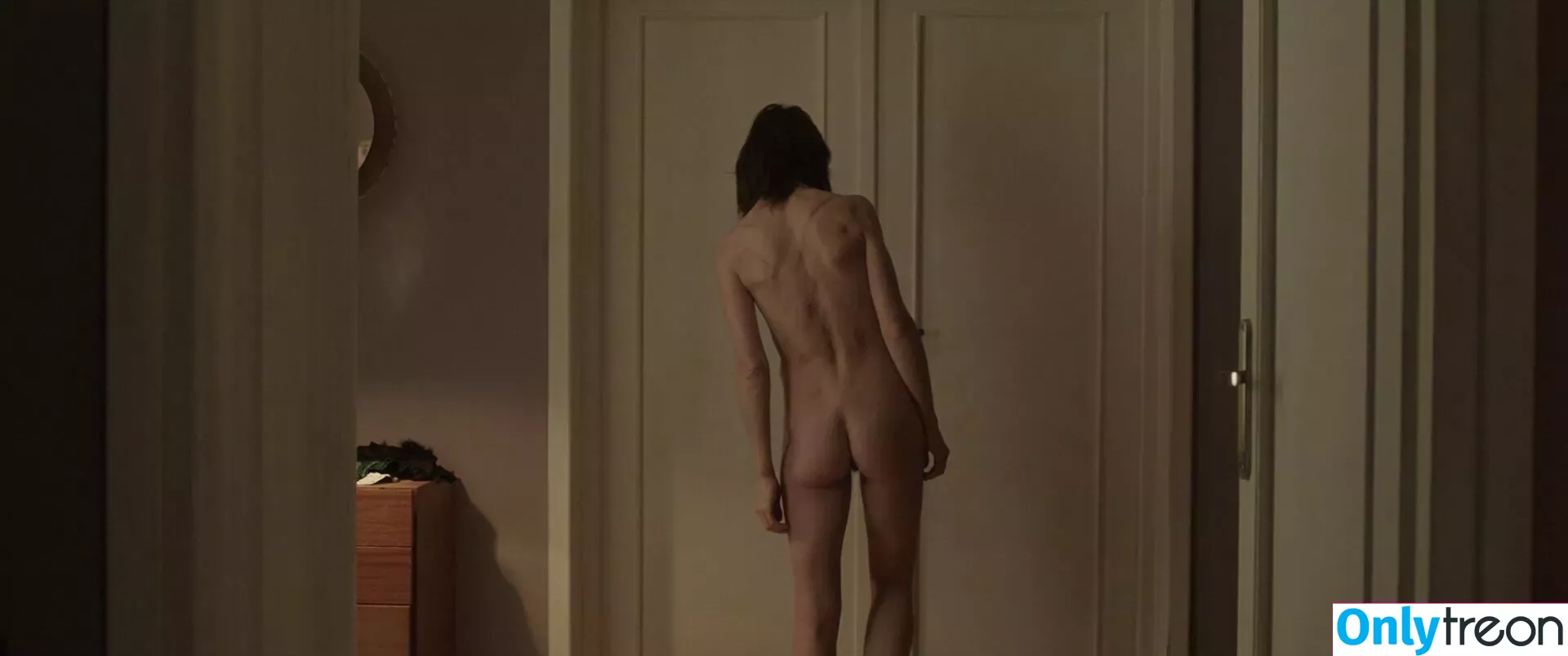 Charlotte Gainsbourg nude photo #0003 (cgainsbourg / charlottegainsbourg)