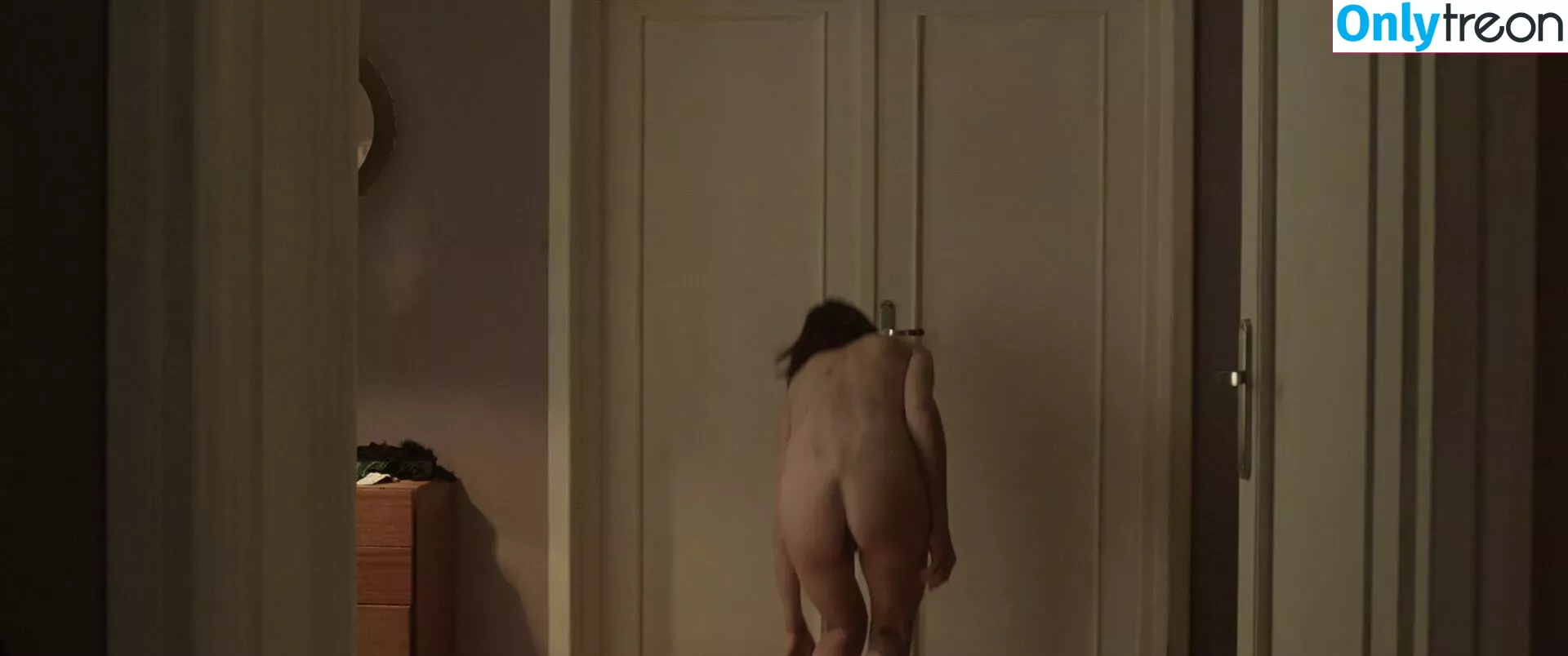 Charlotte Gainsbourg nude photo #0008 (cgainsbourg / charlottegainsbourg)