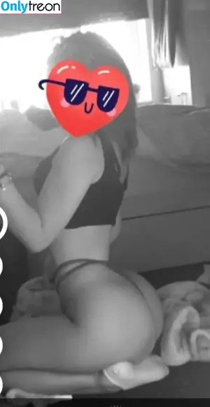 Charlotte.hutchinsonx nude photo #0007