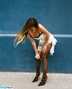 Charlotte Lawrence / charlotteslawrence nude photo #1089