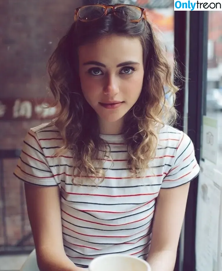 Charlotte Mckee nude photo #0039 (charlottemckee)