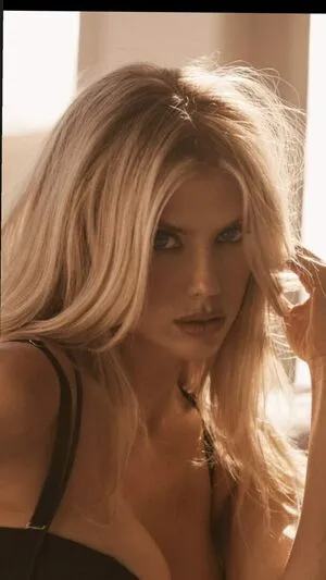 Charlotte McKinney / charlottemckinney фото голая #0215