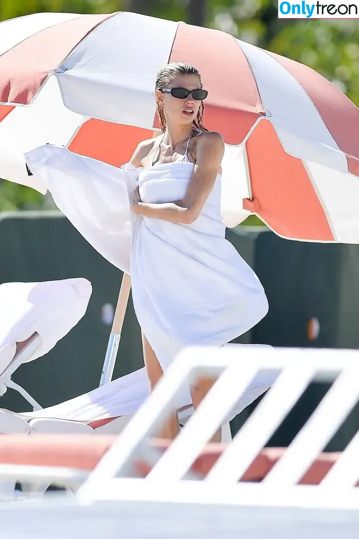 Charlotte McKinney голая photo #1281 (Char_mck / charlottemckinney)