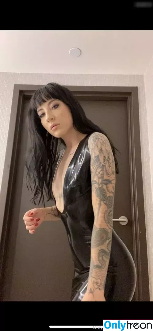 Charlotte Sartre nude photo #0242 (gothcharlotte)