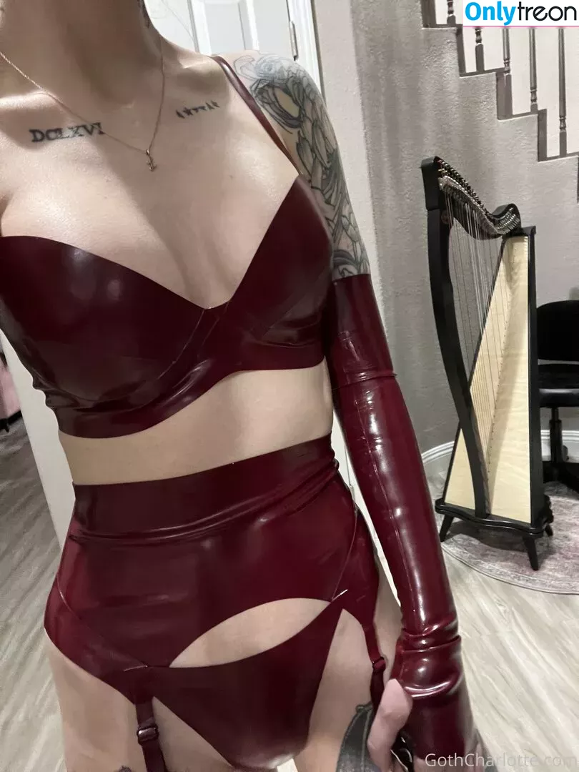 Charlotte Sartre nude photo #0244 (gothcharlotte)