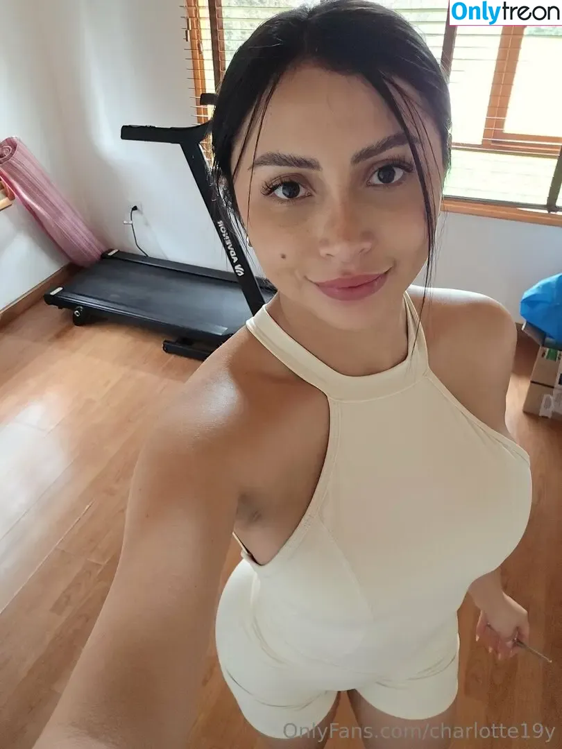 charlotte19y nude photo #0702 (charlotte19y)