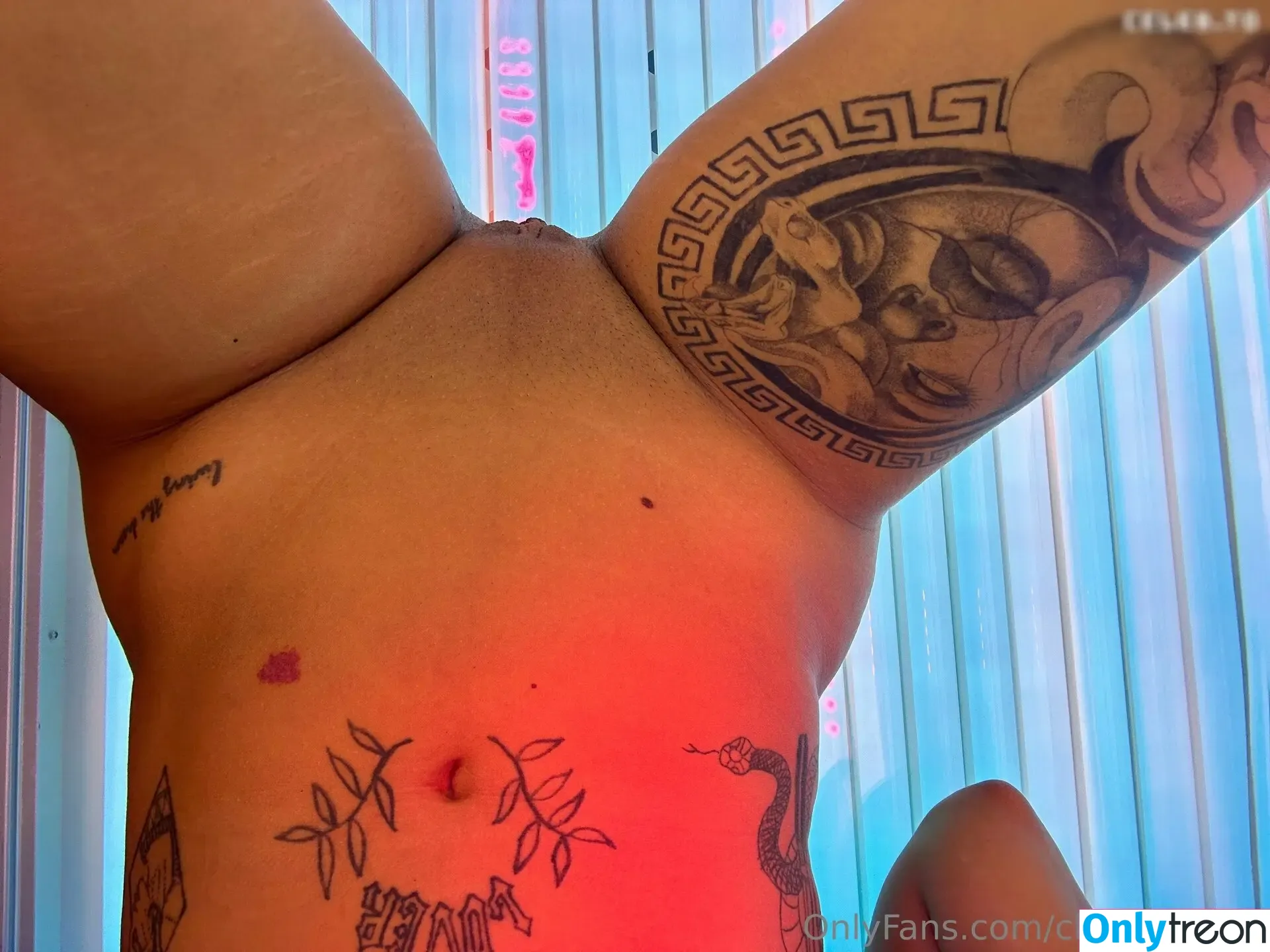 Charlottefdh nude photo #0059 (charlottefdh1)