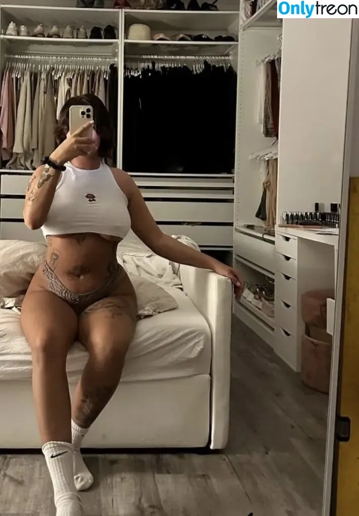 Charlottefdh nude photo #0076 (charlottefdh1)