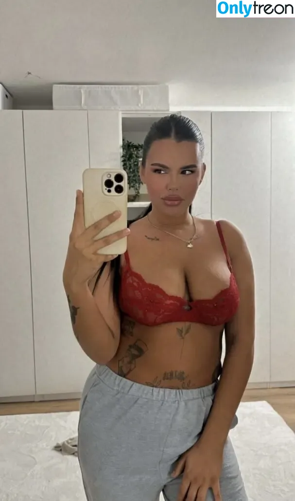 Charlottefdh nude photo #0146 (charlottefdh1)
