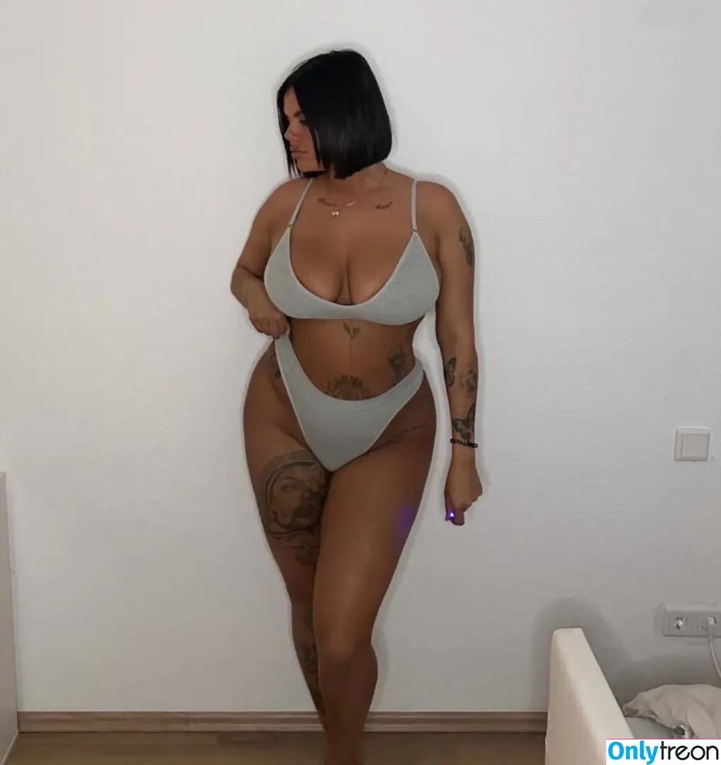 Charlottefdh nude photo #0165 (charlottefdh1)