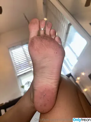 CharlotteTheStallion / Charlotte Rae / TheStallionFeet / by__a__thread / paulinasprettyfeet nude photo #0056