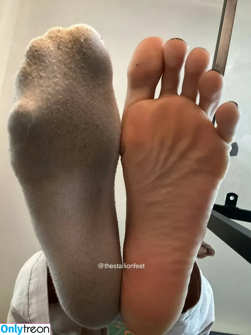 CharlotteTheStallion nude photo #0038 (Charlotte Rae / TheStallionFeet / by__a__thread / paulinasprettyfeet)
