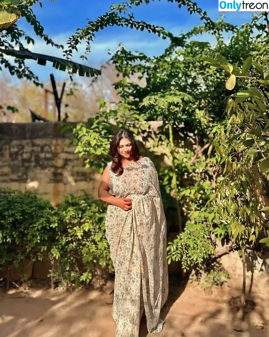 Charu S nude photo #0061 (charuRc22 / charusharma0108)