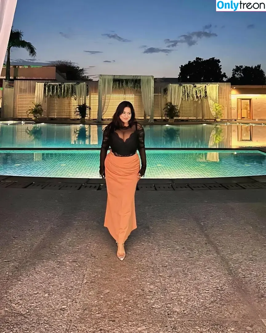 Charu Sharma nude photo #0032 ( / Charu S / Charushamra0801 / charusharma0108)