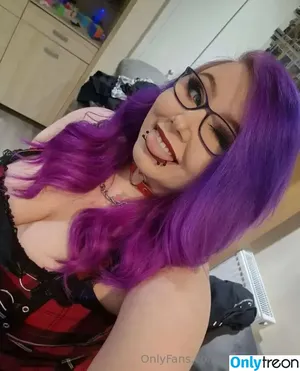 chelsbennett / cosmicbunnixo nude photo #0104