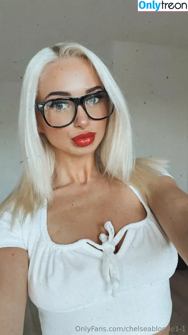 chelseablonde1-1 nude photo #0012 (chelseablonde1-1)