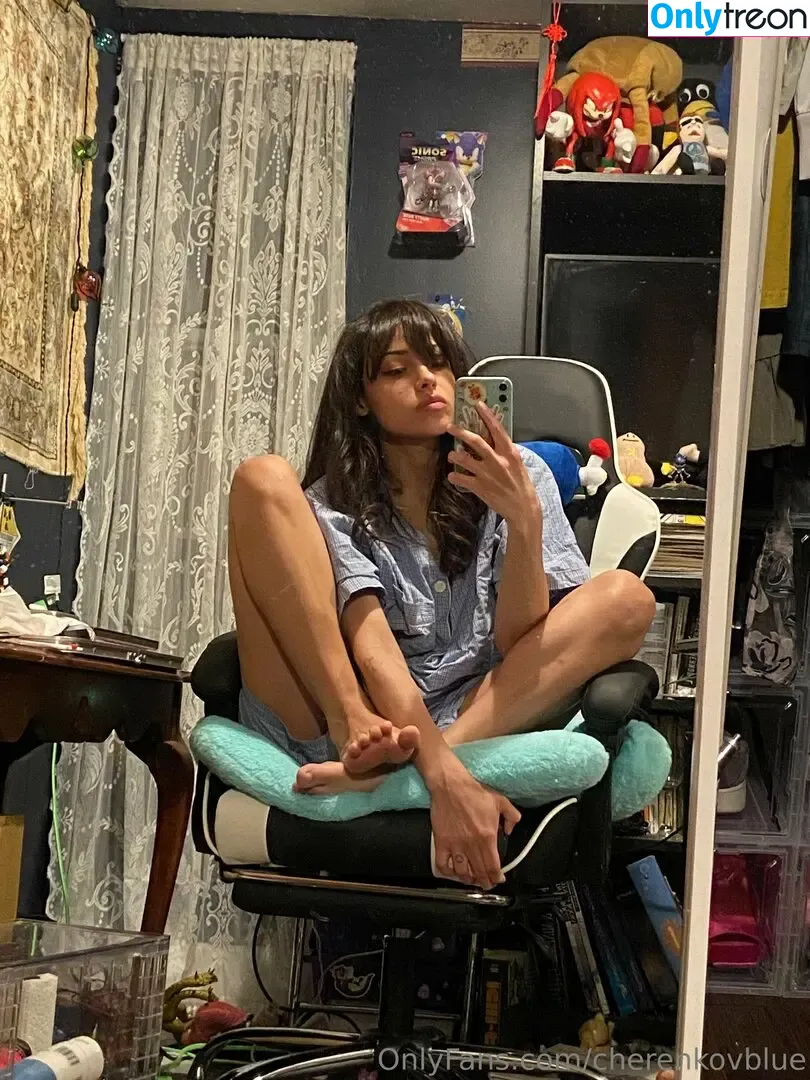 cherenkovblue nude photo #0029 (cherenkovblue)