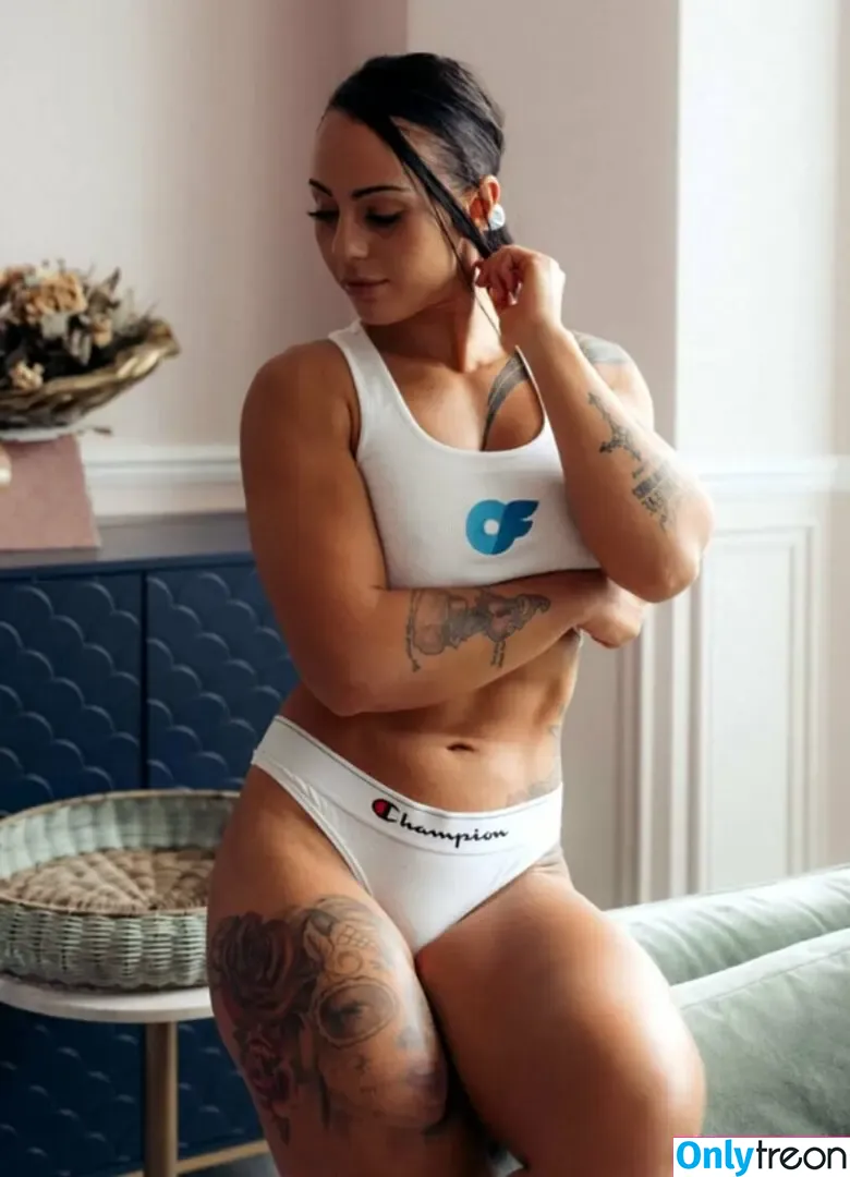 Cherneka Johnson nude photo #0017 (sugar_neekz)