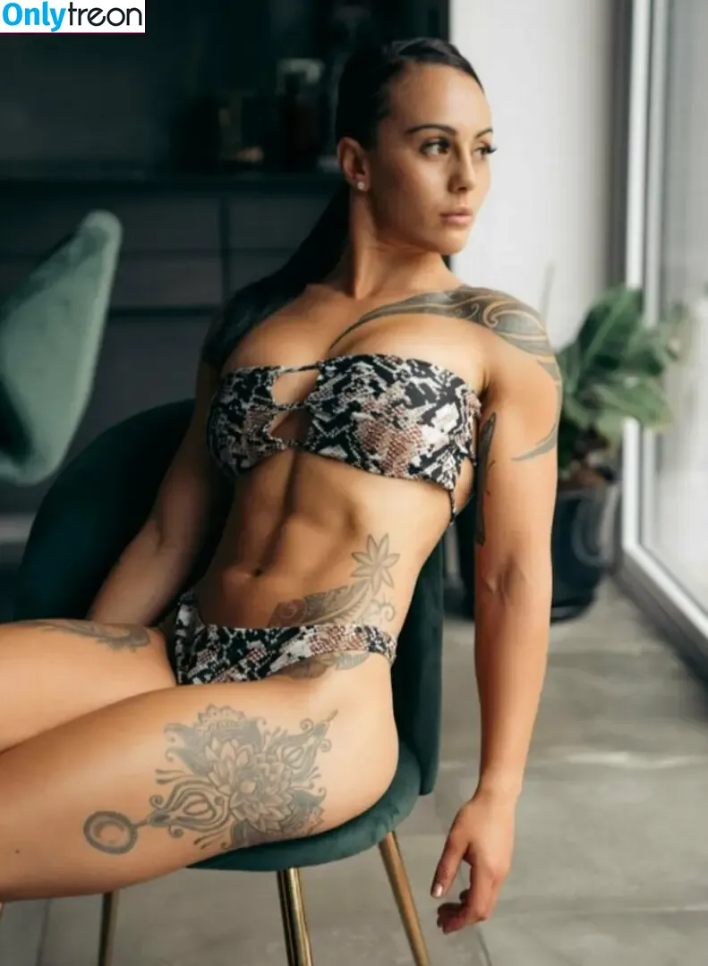 Cherneka Johnson nude photo #0026 (sugar_neekz)