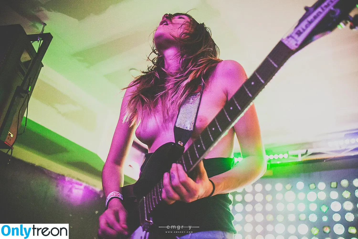 Cherry Glazerr nude photo #0004 (Clementine Creevy / cherryglazerr)