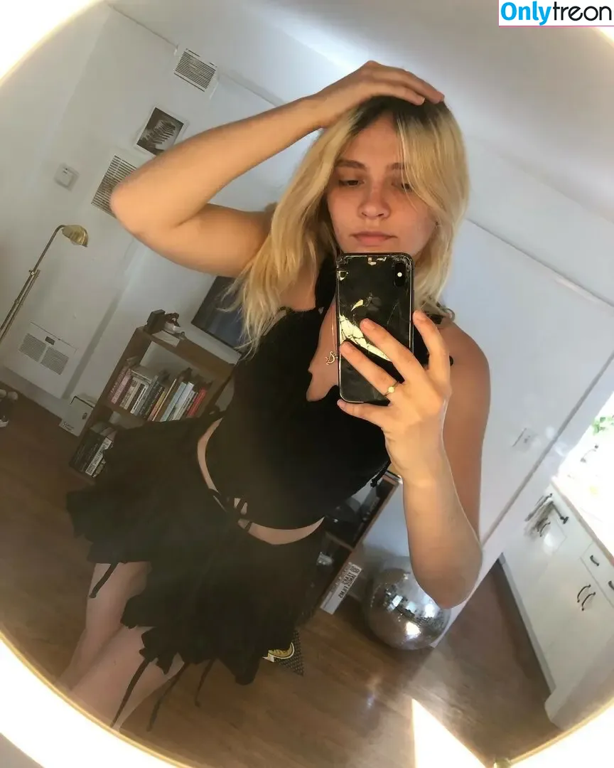 Cherry Glazerr nude photo #0016 (Clementine Creevy / cherryglazerr)