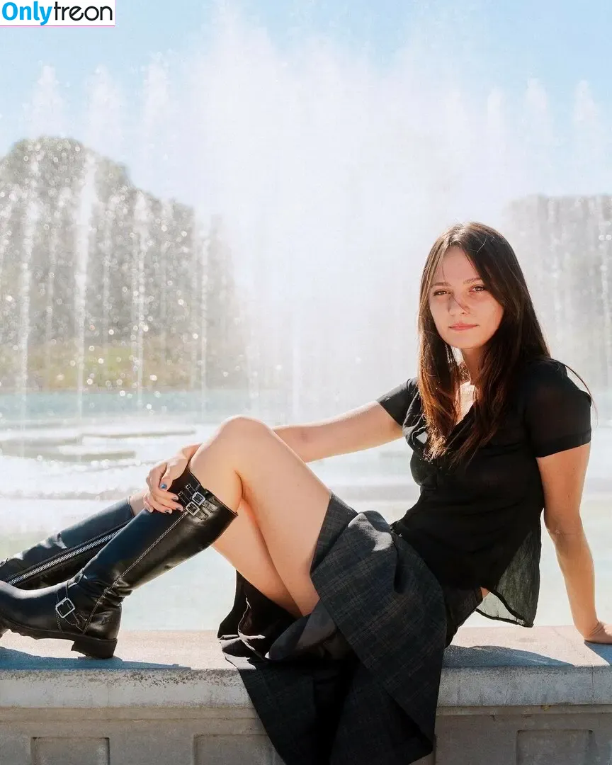 Cherry Glazerr nude photo #0026 (Clementine Creevy / cherryglazerr)