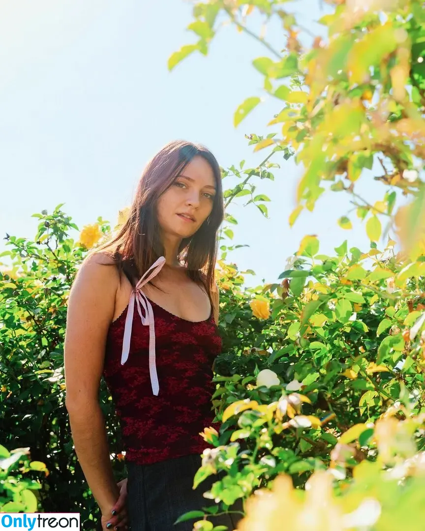 Cherry Glazerr голая photo #0028 (Clementine Creevy / cherryglazerr)